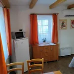 Kolodeje - Oranzovy Dum * Kolodeje nad Luznici